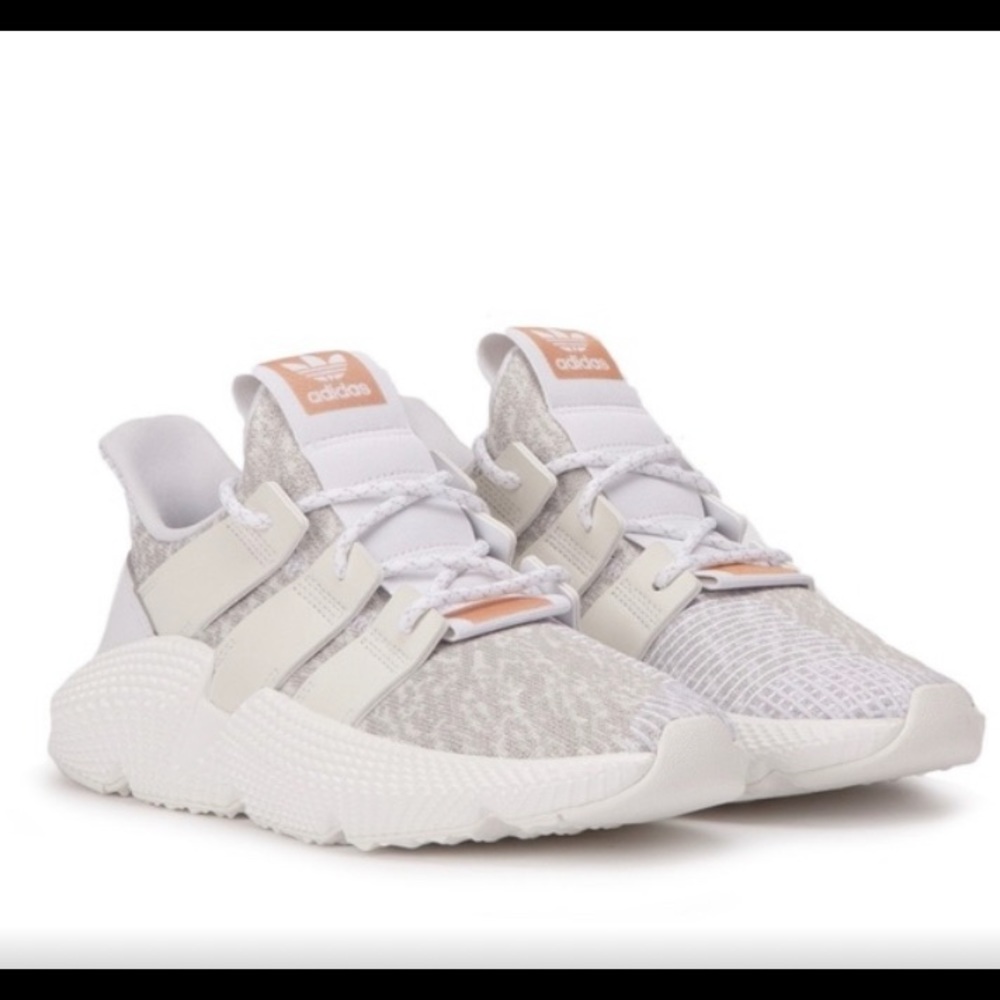 White ADIDAS tennis shoes